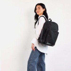 NEVER USED Béis 'The Backpack' in Black